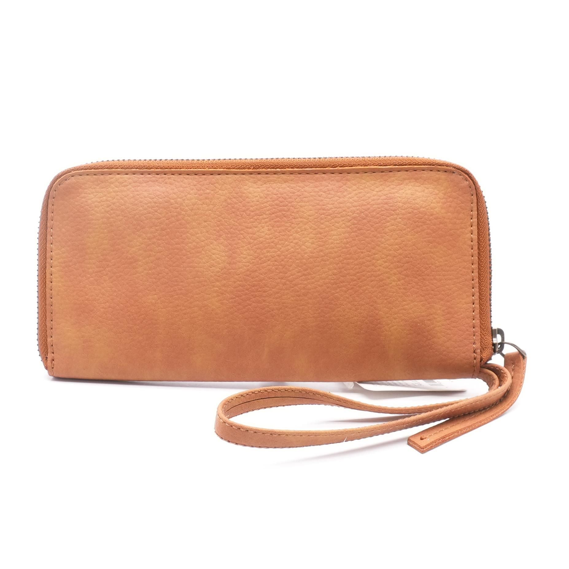 Find more Moda Luxe Purse. Like New for sale at up to 90% off