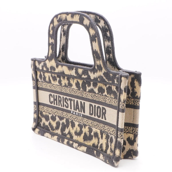 SO MANY DEFECTS!!! DO NOT BUY A DIOR BOOK TOTE! 