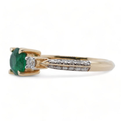 14K Gold Round Emerald Cocktail Ring With Diamond Side Stones