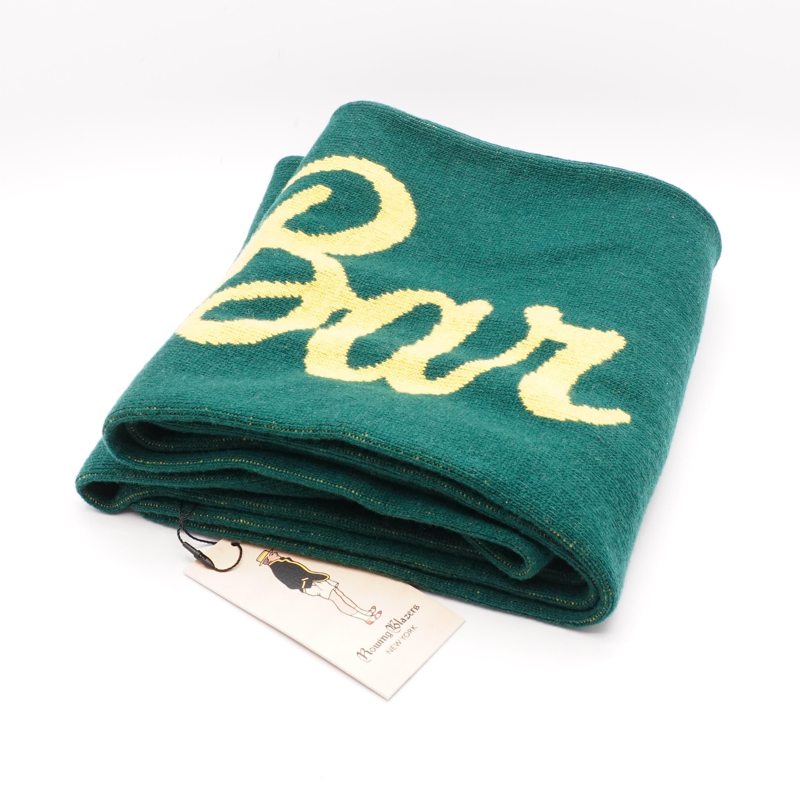 Green Graphic Wool Scarf – Unclaimed Baggage