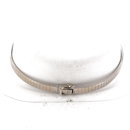 18K White Gold Link Bangle Bracelet With Diamond On The Clasp