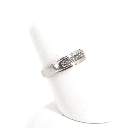 10K White Gold Tapered Shank Channel Set Round Diamond Band with Beveled Edge