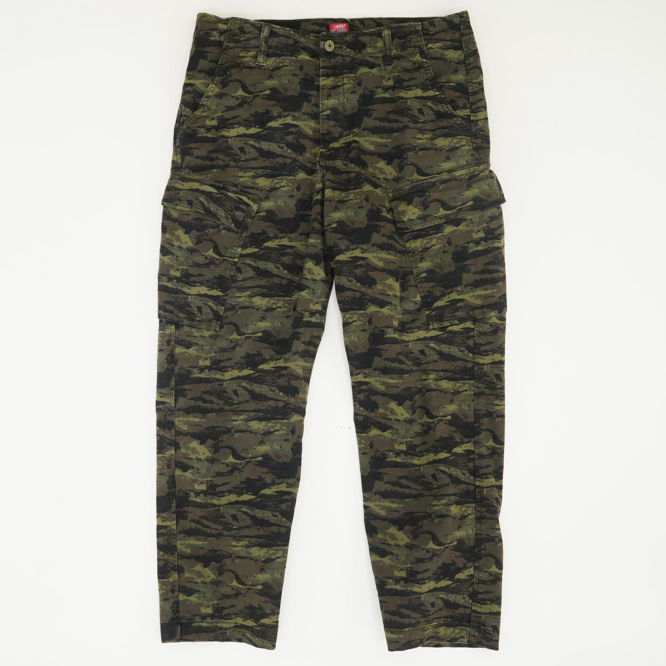 Green Camo Cargo Pants – Unclaimed Baggage