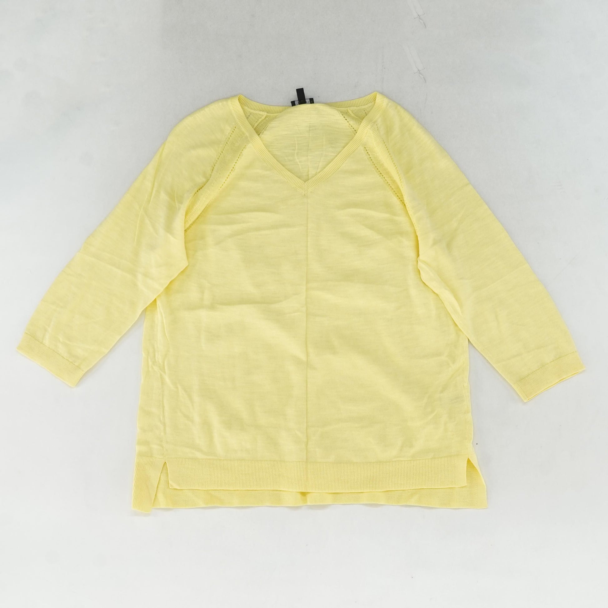 Yellow Solid Pullover Sweater – Unclaimed Baggage