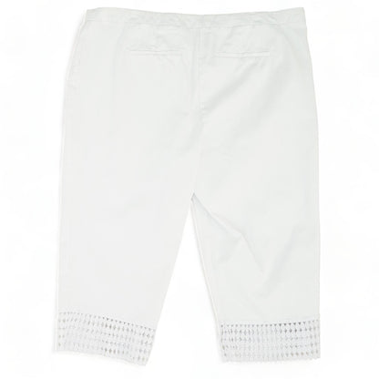 White Solid Capri Pants