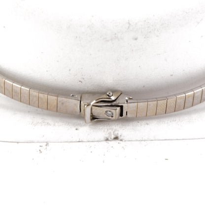 18K White Gold Link Bangle Bracelet With Diamond On The Clasp