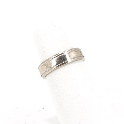 14K White Plain Grooved Band