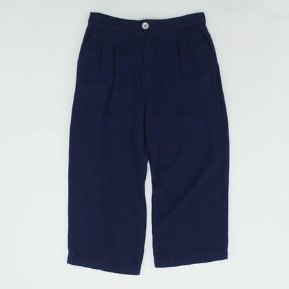 Navy Solid Capri Pants