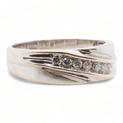 10K White Gold Round Diamond Row Band