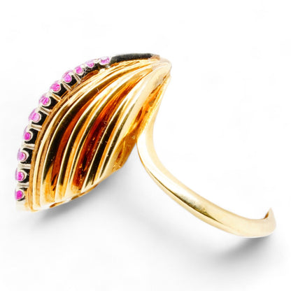 18K Gold Vintage Shield Shaped Ring with Ruby Accents Size - 6.5